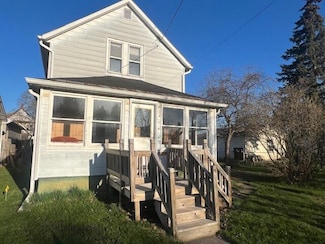 906 Augusta St, Sault Sainte Marie, MI 49783