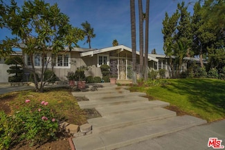 23041 Calabash St, Woodland Hills, CA 91364