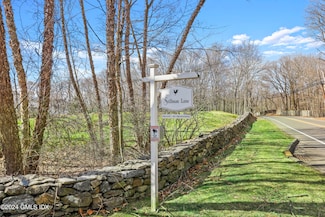 2 Stillman Ln, Greenwich, CT 06831