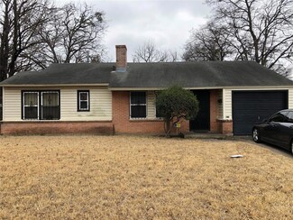 302 W Corning Ave, Dallas, TX 75224