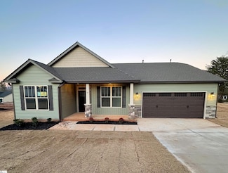4 Quietude Way, Taylors, SC 29687
