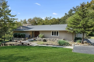 25146 N West Tower Dr, Tower Lakes, IL 60010