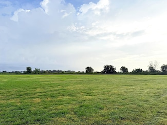 8916 County Rd 728, Center Hill, FL 33514