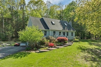 93 Birch Rd, Chester, NH 03036