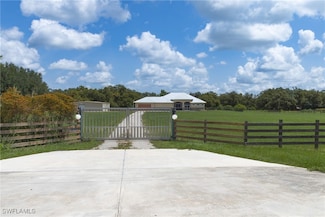 19801 N River Rd, Alva, FL 33920