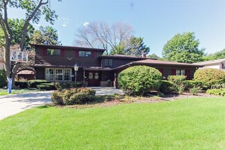 938 N Saratoga Dr, Palatine, IL 60074