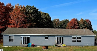 303 Westwood Rd NW, Alden, MI 49612