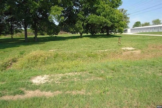 828 N Lindell St, Martin, TN 38237