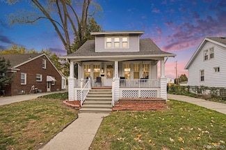 15105 Charles R Ave, Eastpointe, MI 48021