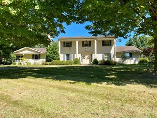 1 Whitnauer Dr, Lexington, OH 44904