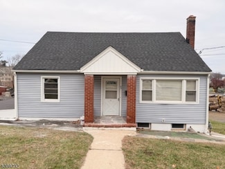 83 Academy St, Dover, NJ 07801