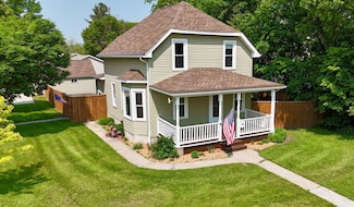 214 S 4th St, Olivia, MN 56277