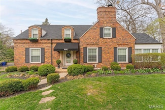 8141 Gannon Ave, Saint Louis, MO 63130