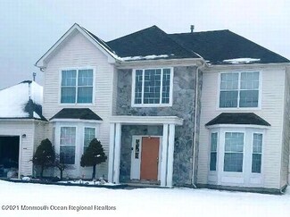 317 10th Ave, Manchester, NJ 08759
