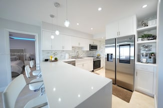 200 Diplomat Pkwy Unit 827, Hallandale Beach, FL 33009
