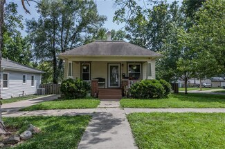 301 E Shawnee St, Paola, KS 66071