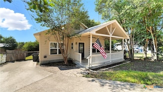 486 E South St, New Braunfels, TX 78130