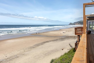 3929 NW Jetty Ave Unit 2, Lincoln City, OR 97367