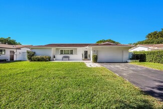7280 Miami Lakeway S, Hialeah, FL 33014