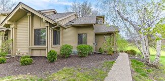 901 Duck Pond Rd, Fontana, WI 53125