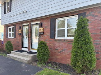 102 Savoy Ave, Springfield, MA 01104