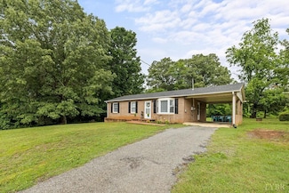 702 11th St, Altavista, VA 24517