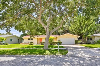 2351 Saint Charles Dr, Clearwater, FL 33764