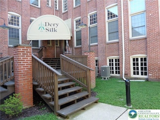 101 Race St Unit 208, Catasauqua, PA 18032