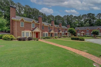 2565 Holcomb Springs Dr, Alpharetta, GA 30022