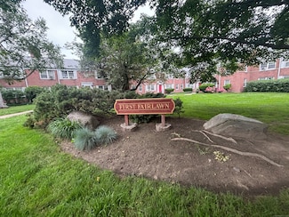 74 Standish Rd Unit 3, Stamford, CT 06902