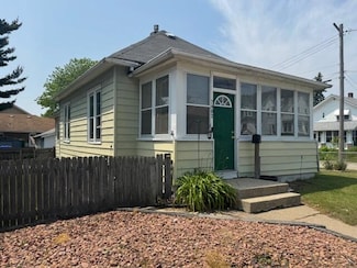 7402 8th Ave, Kenosha, WI 53143