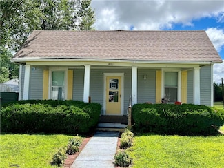 401 N Elizabeth St, Corder, MO 64021