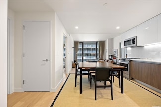 131-01 40th Rd Unit 12F, Flushing, NY 11354