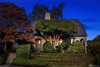 2418 W Viewmont Way W, Seattle, WA 98199