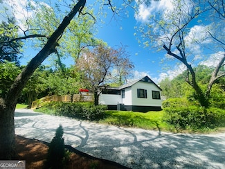 104 Nassau St, Toccoa, GA 30577