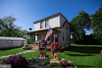 105 S Walnut St, Morgantown, PA 19543