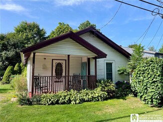 32 Liberty St, Bemus Point, NY 14712
