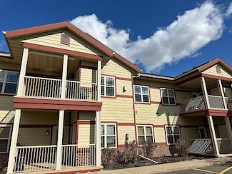 1300 School St Unit 211, Sun Prairie, WI 53590