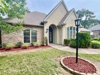 302 Cherokee Rose Ln, Covington, LA 70433