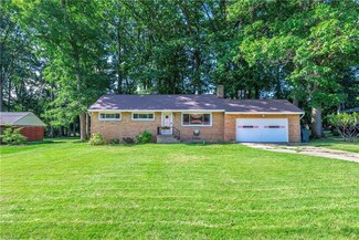 2970 Woodview Dr, Broadview Heights, OH 44147