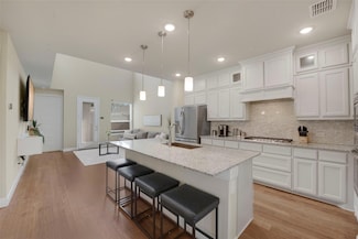 1016 Thomas Place, Carrollton, TX 75006