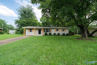 3711 Broadmor Rd NW, Huntsville, AL 35810