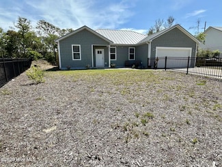 108 Evergreen Ln, Pine Knoll Shores, NC 28512