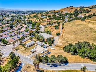 1995 Old Calaveras Rd, Milpitas, CA 95035