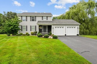22 Aubin St, Seekonk, MA 02771