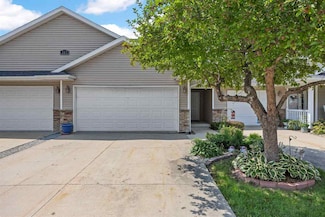 307 Windflower Ln Unit C, Solon, IA 52333
