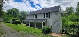 27 Inscho Rd, Asbury, NJ 08802