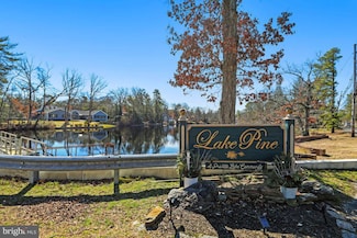 100 Forest Ave, Medford, NJ 08055