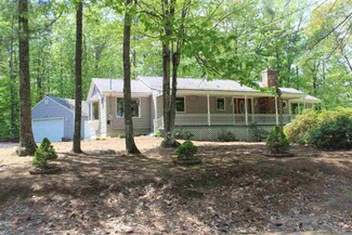24 Bluffs Blvd, Center Ossipee, NH 03814
