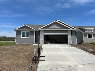 25091 Bluebird Cir, Adel, IA 50003